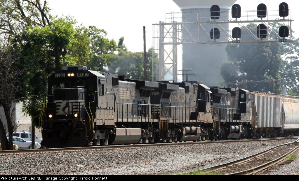 NS 8802 leads train 351 southbound past the signals at Aycock